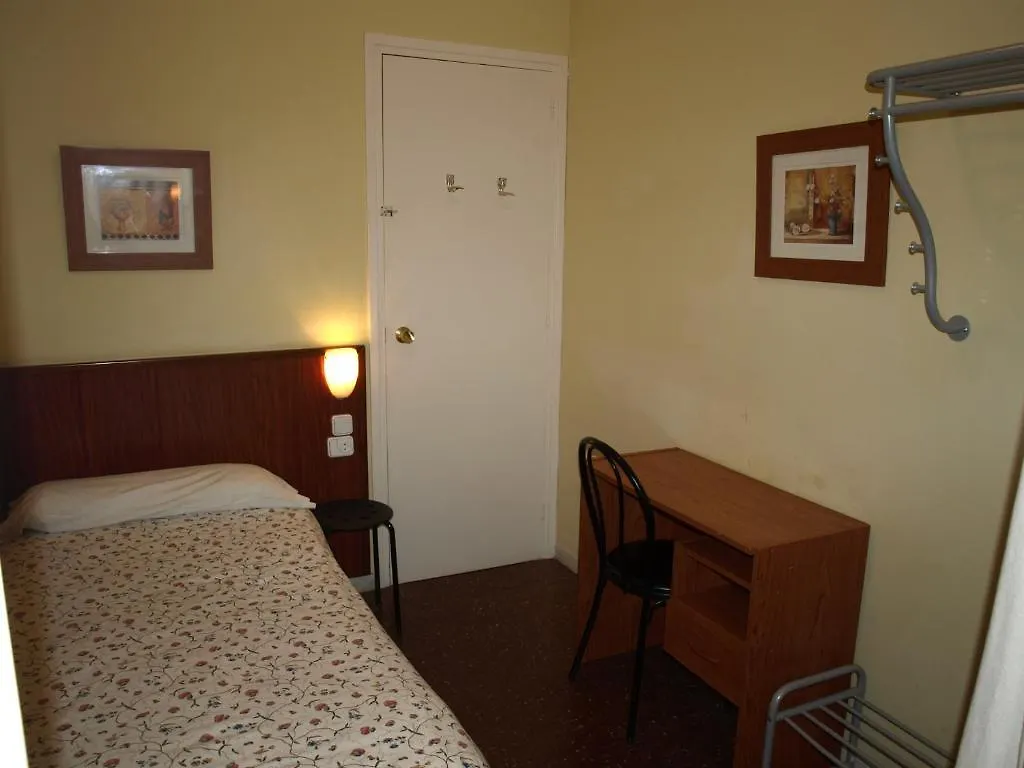 ברצלונה Hostal Bejar בית הארחה