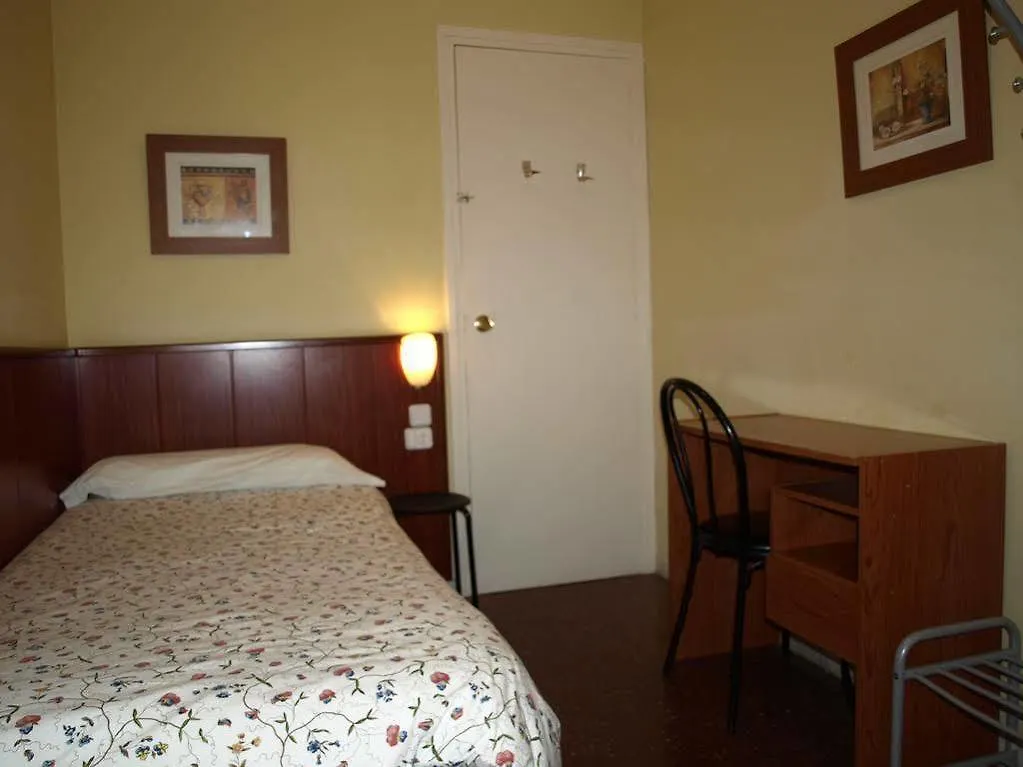 ברצלונה Hostal Bejar